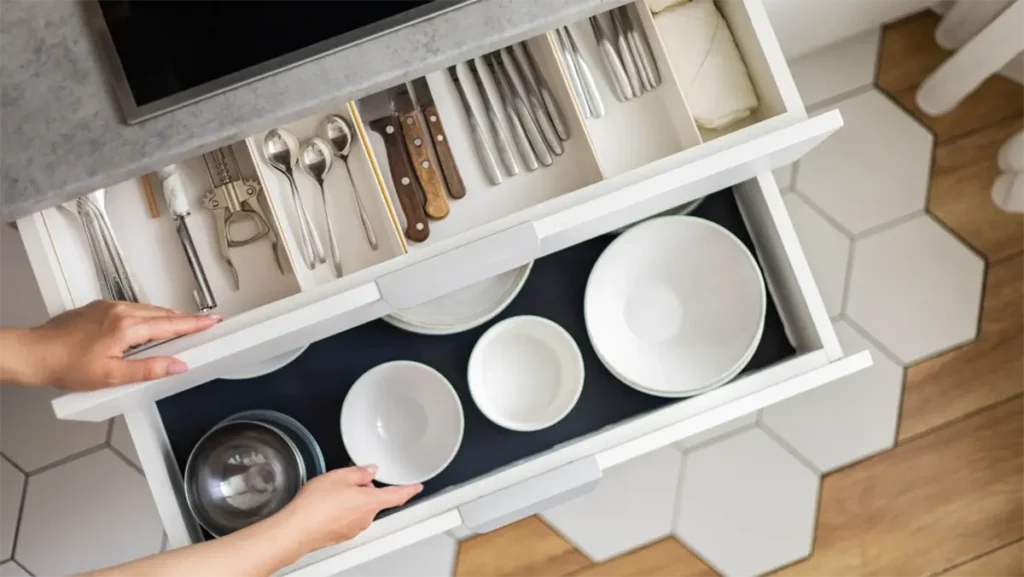 A Guide to New Year Decluttering Storage