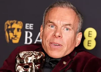 Warwick Davis Feature